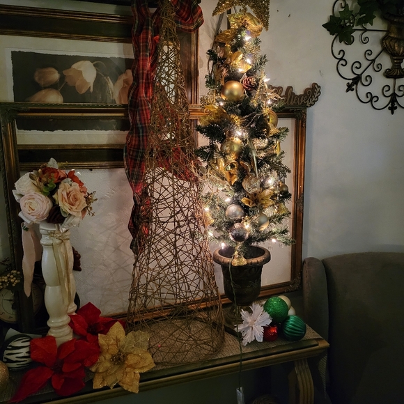 one rattan custom decor Christmas Tree - Picture 4 of 4